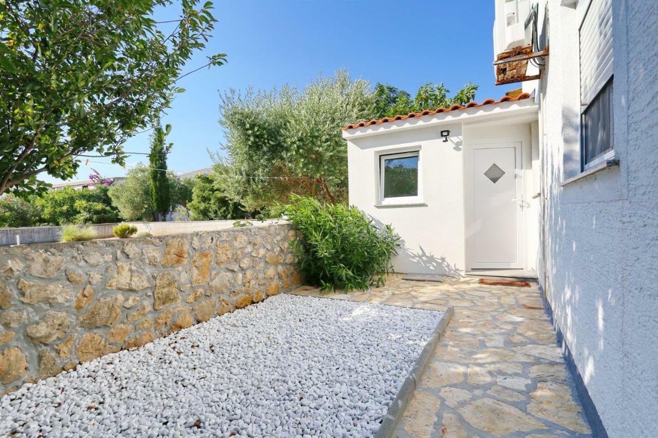 Villa Neyla Vir Exteriér fotografie