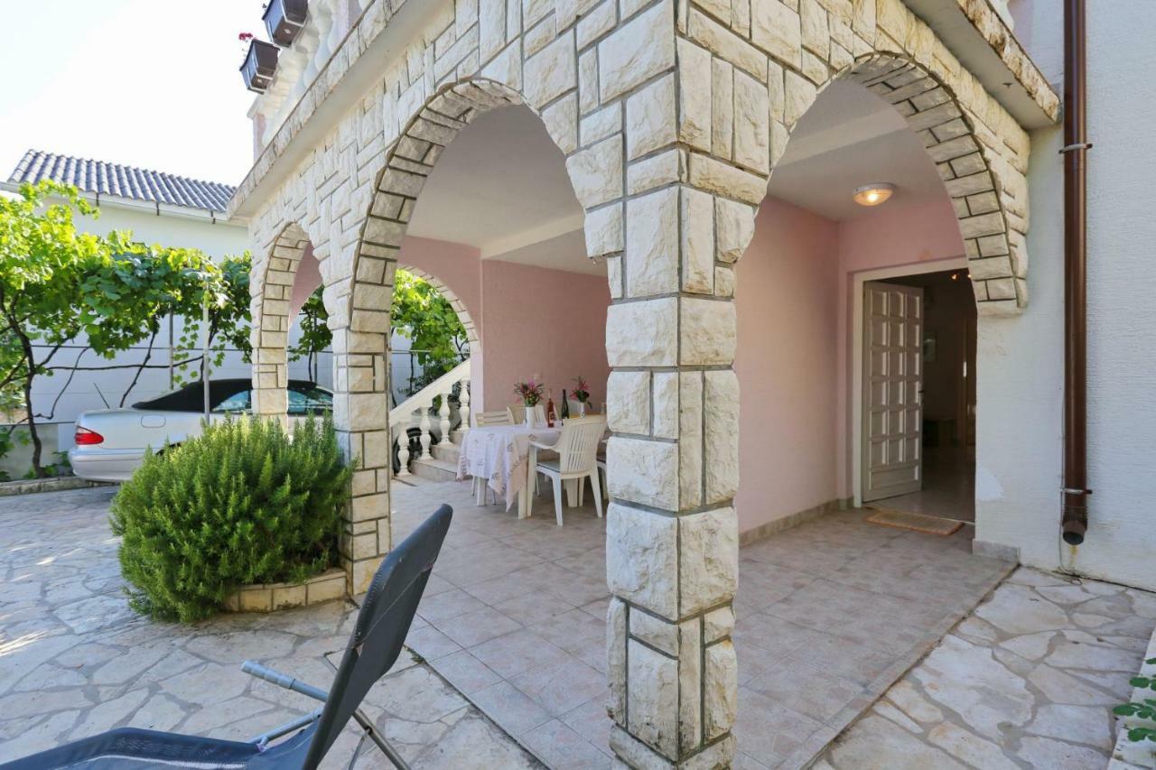 Villa Neyla Vir Exteriér fotografie